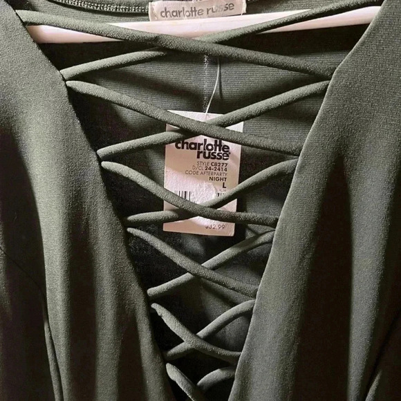 Charlotte Russe Green V-Neck Ruched Sheath Dress - Picture 4 of 4